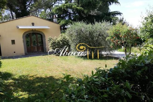 il_giardino_della_dependence_vista_dall__interno__66eaf3c9c0af0
